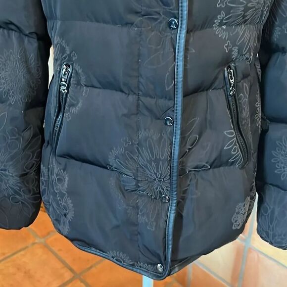 Desigual Black Floral/Snowflake Print Cecilia Snow Jacket, size L/10 - Picture 3 of 12